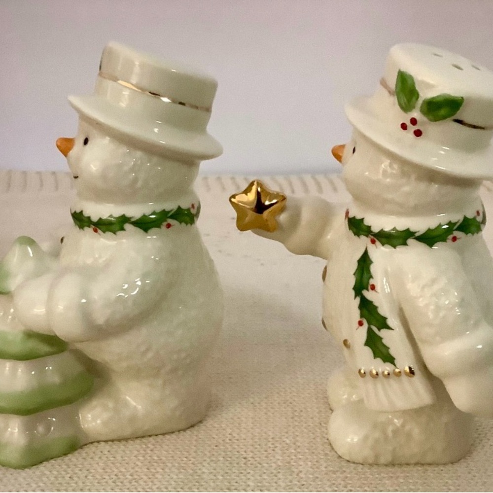 NEW Lenox Happy Holly Days Decorate The Tree Salt & Pepper Set - Picture 7 of 10